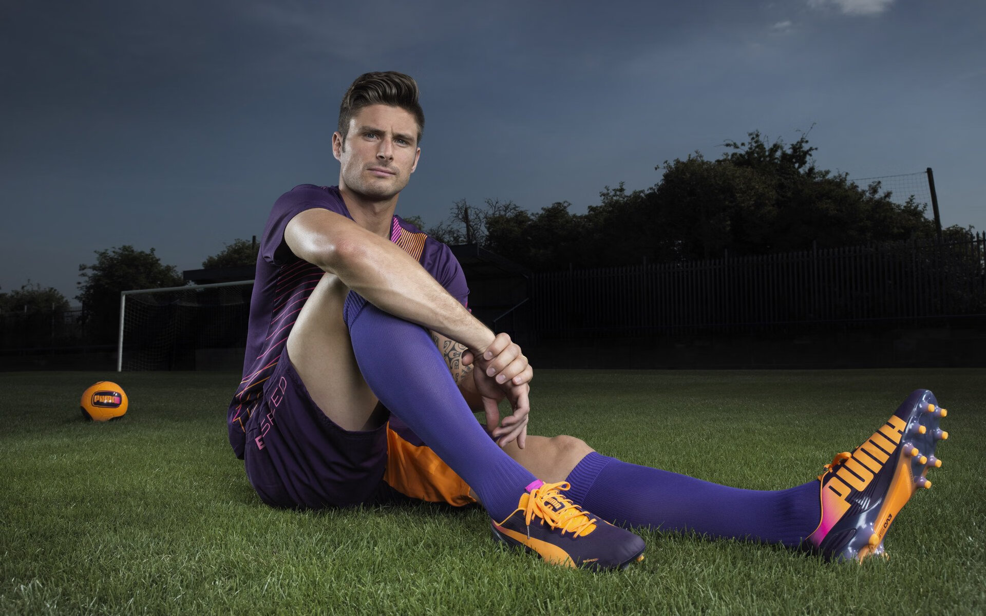 拜仁慕尼黑俱乐部宣布签约西班牙中场球员,拜仁慕尼黑足球队