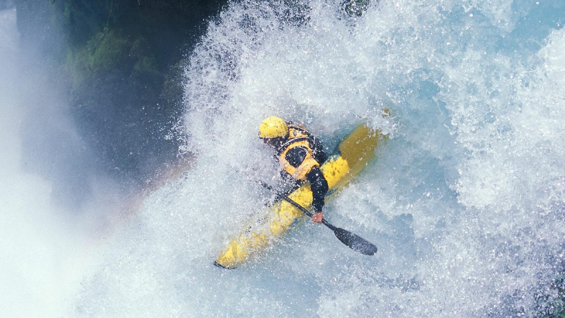 爱游戏体育-皇马门将神勇扑救，连续多次化险为夷，皇马门卫