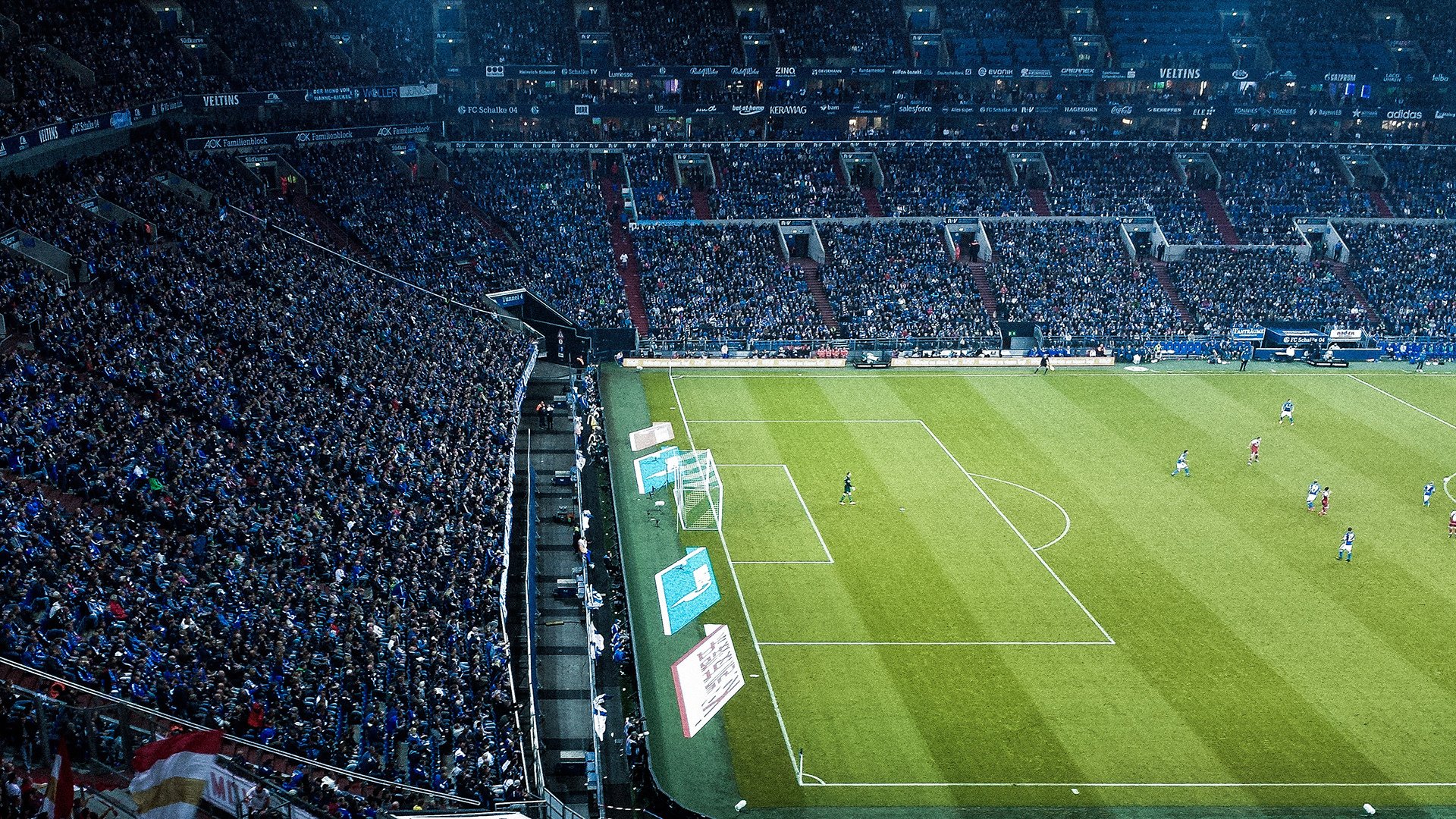 新援逐渐适应联赛节奏比赛中展现技术优势和团队配合意识