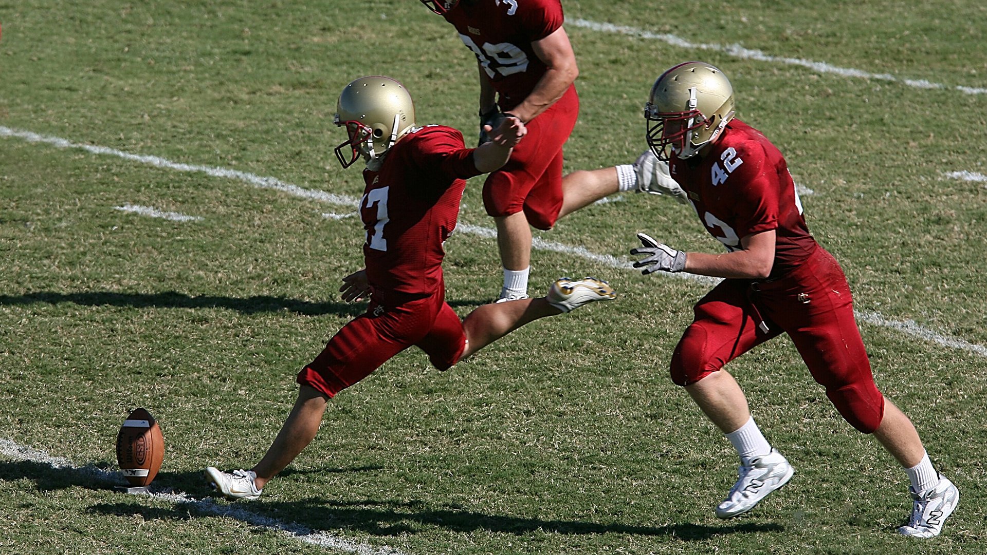 爱游戏体育APP下载-【本垒打的奥秘】如何准确击中高远球？技巧与规则解读，击打高远球最佳落点