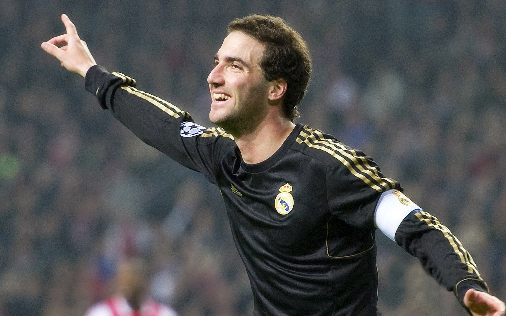 东南亚拳王赛开打，中国选手上演绝地反击，东南亚拳头官网