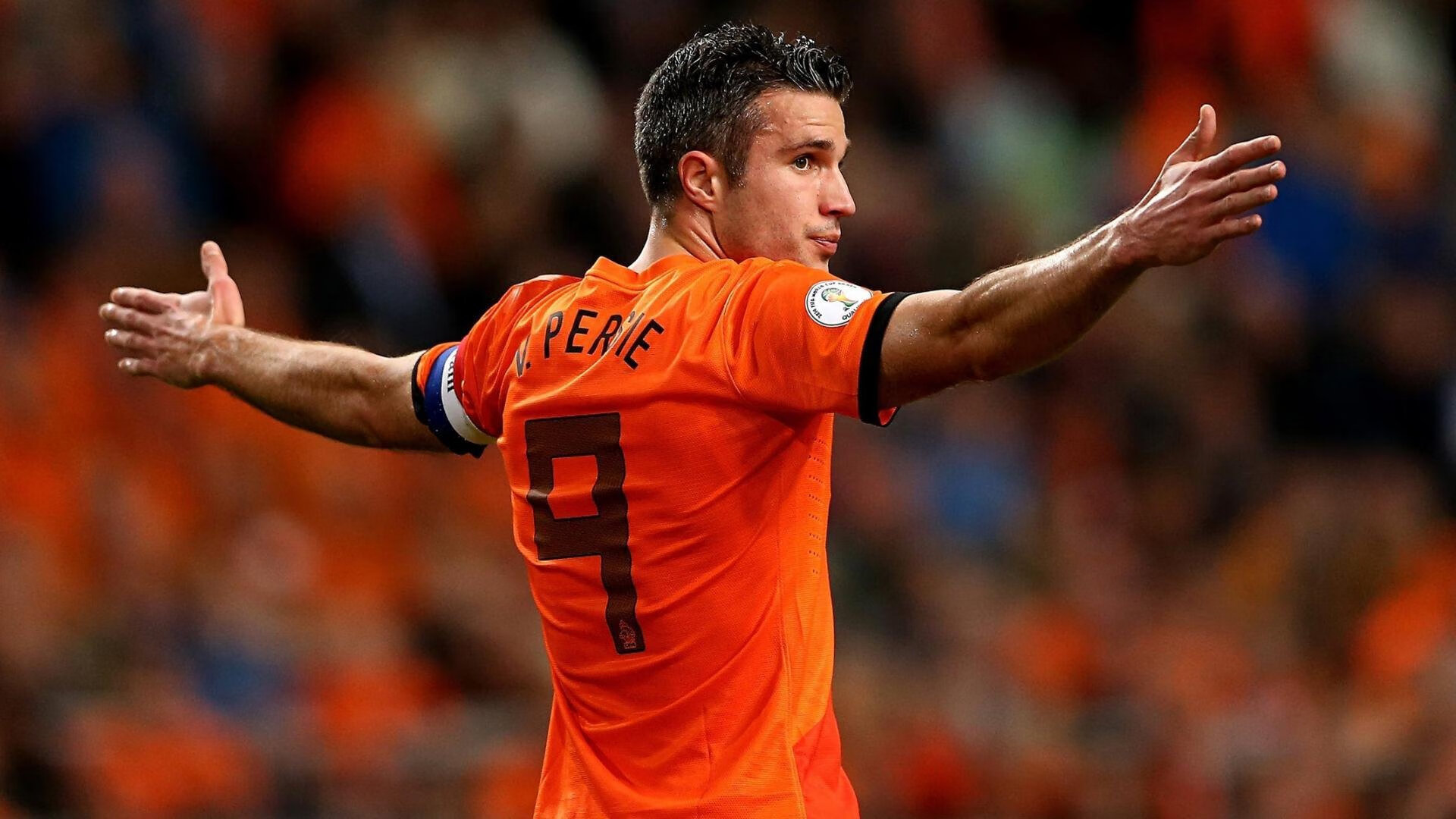 爱游戏体育-德甲狂战，比分4-3，比赛中明星前锋两球，关键数据：角球12个，传球成功率85%