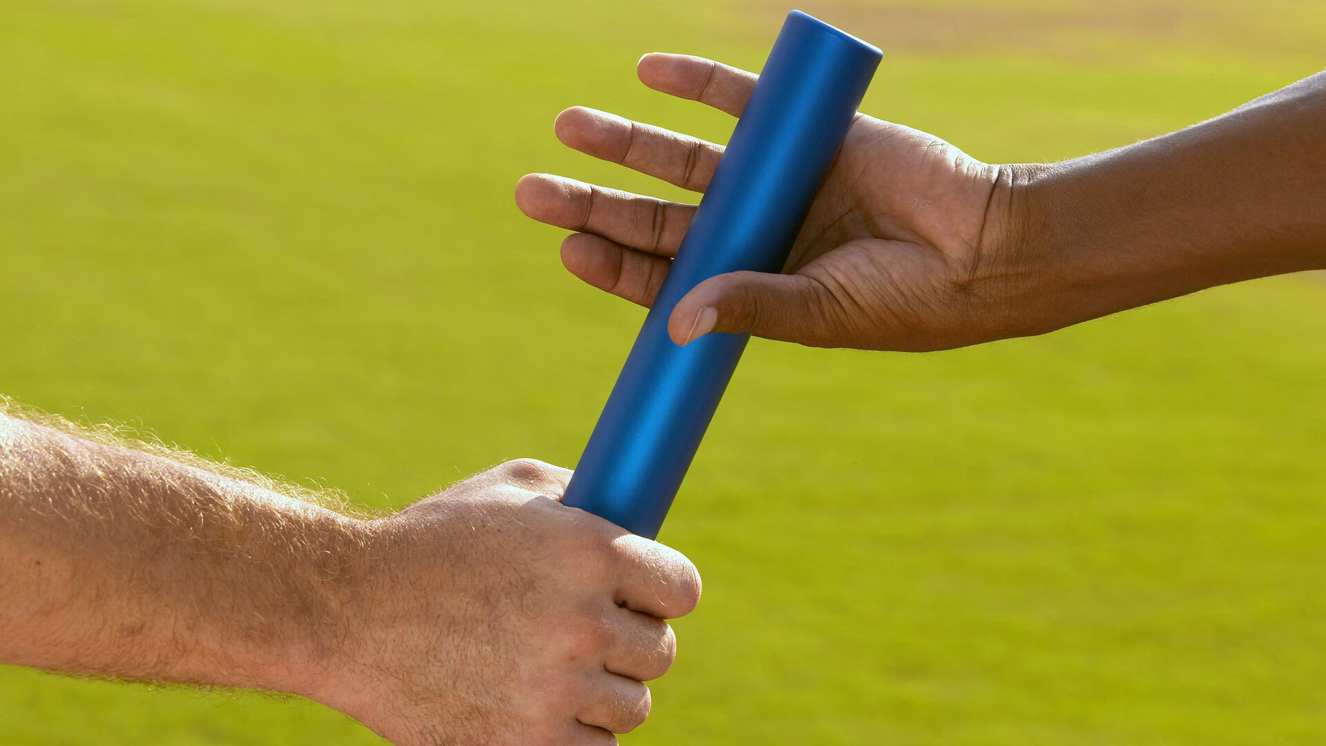 青少年“青春励志故事会”在中国各地持续展开，弘扬正能量，青少年励志故事及感悟